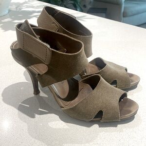 Pedro Garcia Yari suede sandals
